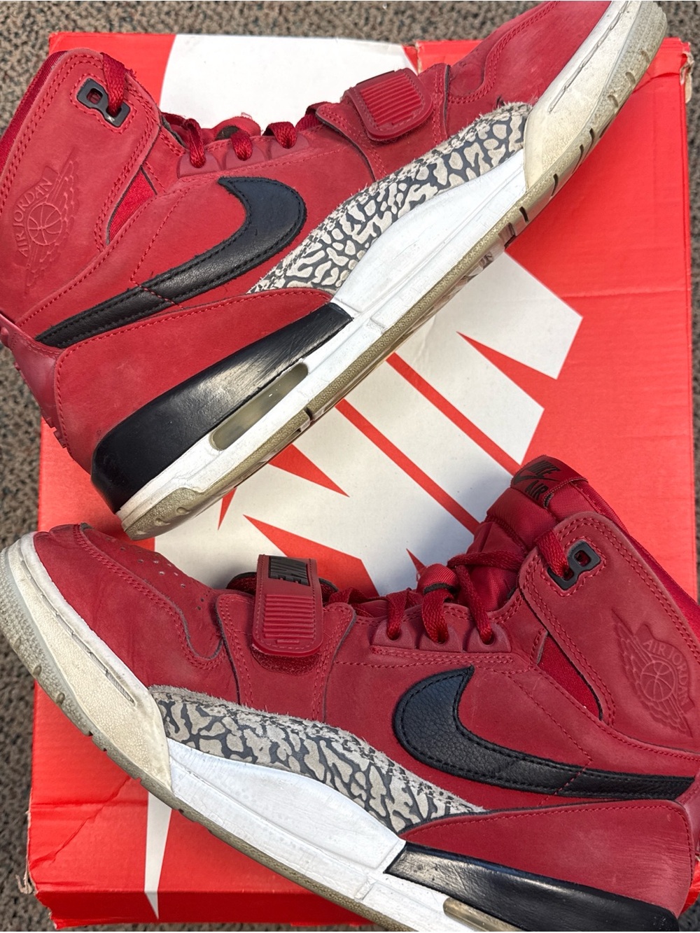 Jordan Legacy 312 Toro - Men's Red and Black High-Top Sneakers